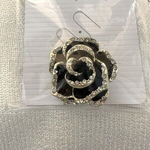 Black Enameld Flower Brooch Pin Brand New